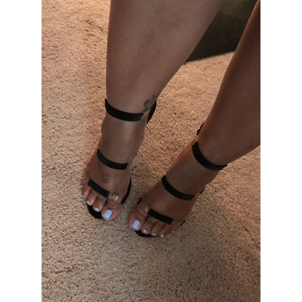 FashionNova| Tiny Peak Peak Heel